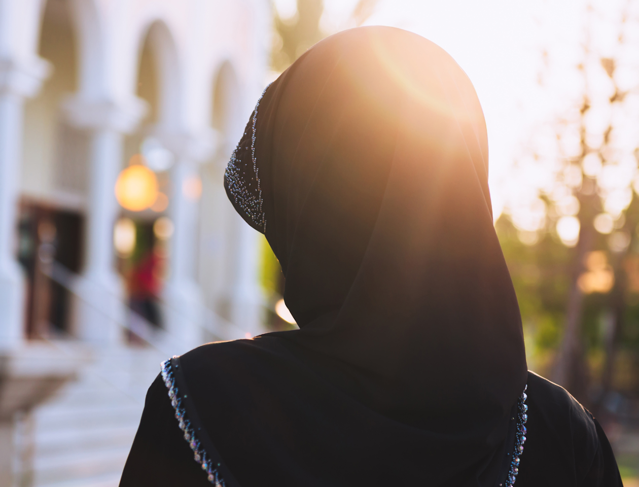 Lenke til artikkel omBrukte hijab feil - Ett år siden Jina (22) ble drept