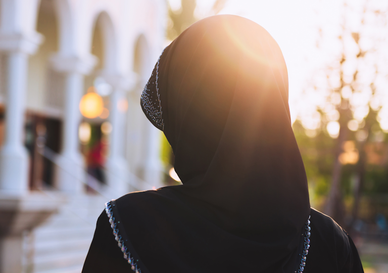 Lenke til artikkel om Brukte hijab feil - Ett år siden Jina (22) ble drept