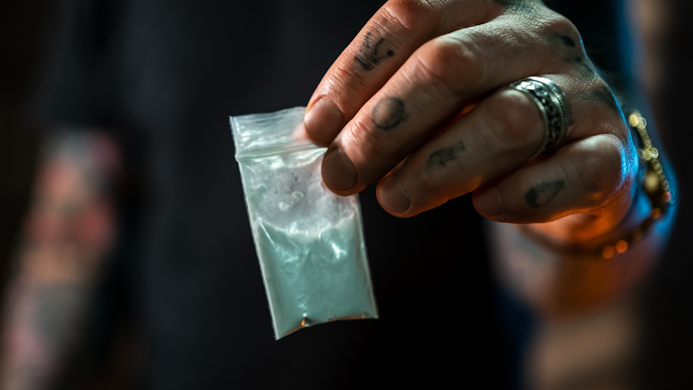 Å fastsette terskelverdier for eget bruk i forskrift, bidrar langt på vei til å ufarliggjøre og legitimere narkotikabruk.